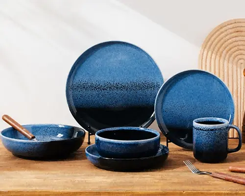 Sa maliit na puwang na ito, ang lambing ng oras ay malabo