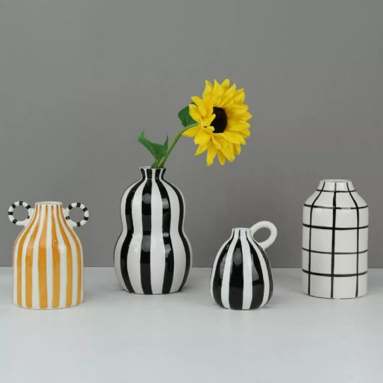 Geometric line ceramic vase